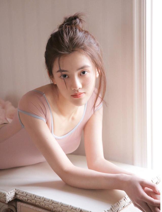 二四六天空彩选好资料944cc_: 直击内心的故事，是否让你看到希望？